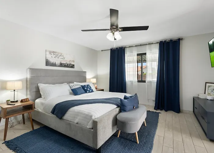 Holiday home Hidden Gem In The Hidden Hills Mini Golf- Pool-hot Tub-rv Parking-ev Charger