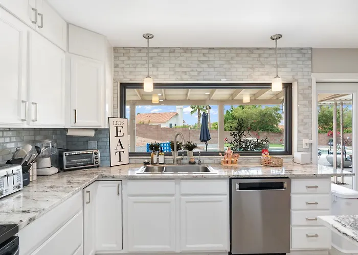 Holiday home Hidden Gem In The Hidden Hills Mini Golf- Pool-hot Tub-rv Parking-ev Charger *