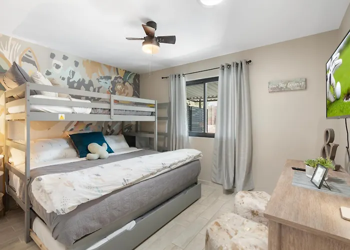 Hidden Gem In The Hidden Hills Mini Golf- Pool-hot Tub-rv Parking-ev Charger Holiday home *